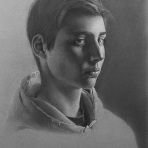 Edoardo Grimoldi di tre quarti con ombra centrale